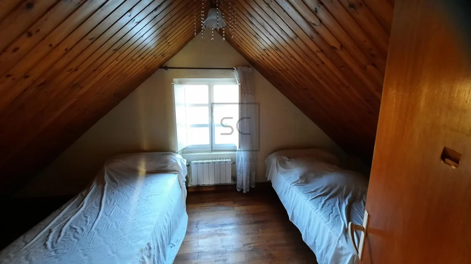 Casa adosada con parcela en pantín