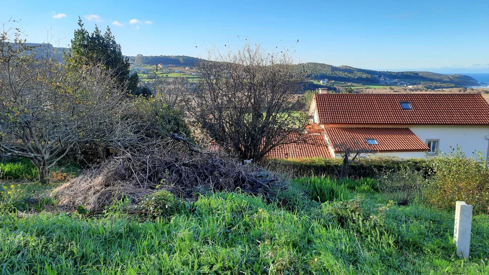 Casa adosada con parcela en pantín