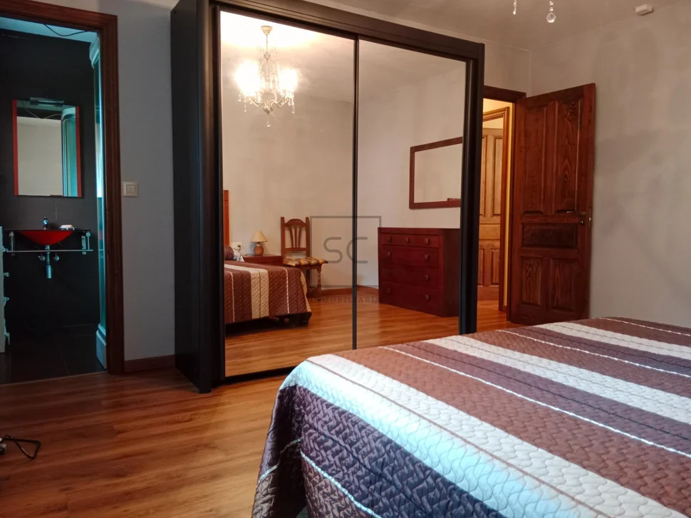 Vivienda con terraza y finca en vilarmaior