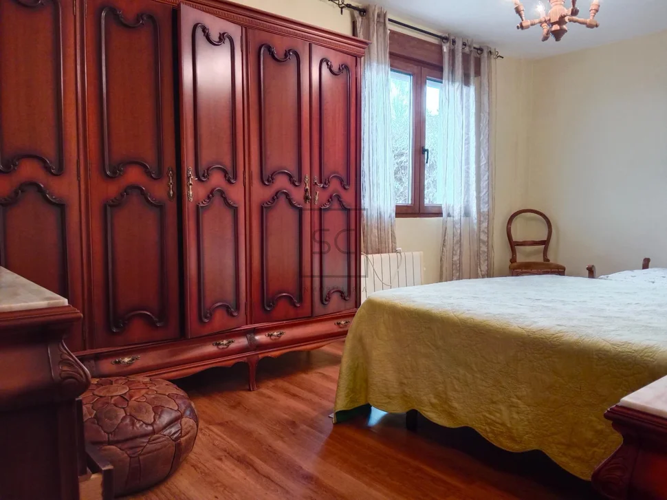 Vivienda con terraza y finca en vilarmaior