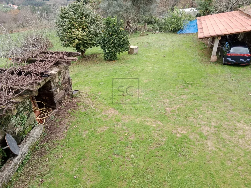 Vivienda con terraza y finca en vilarmaior