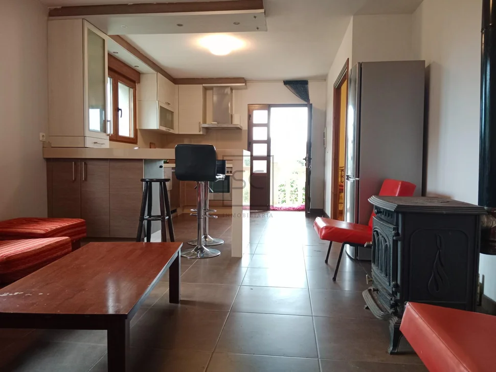 Vivienda con terraza y finca en vilarmaior