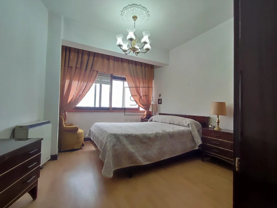 Amplio piso semireformado en fene