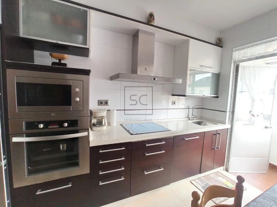 Piso amueblado con ascensor en narón