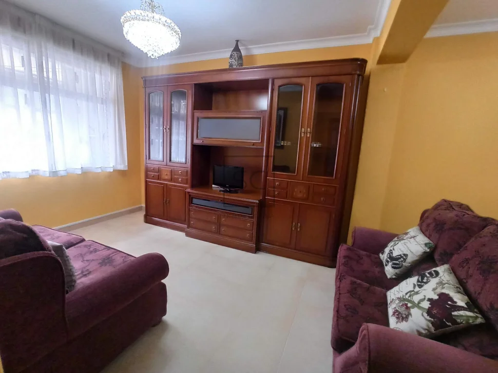 Piso amueblado con ascensor en narón