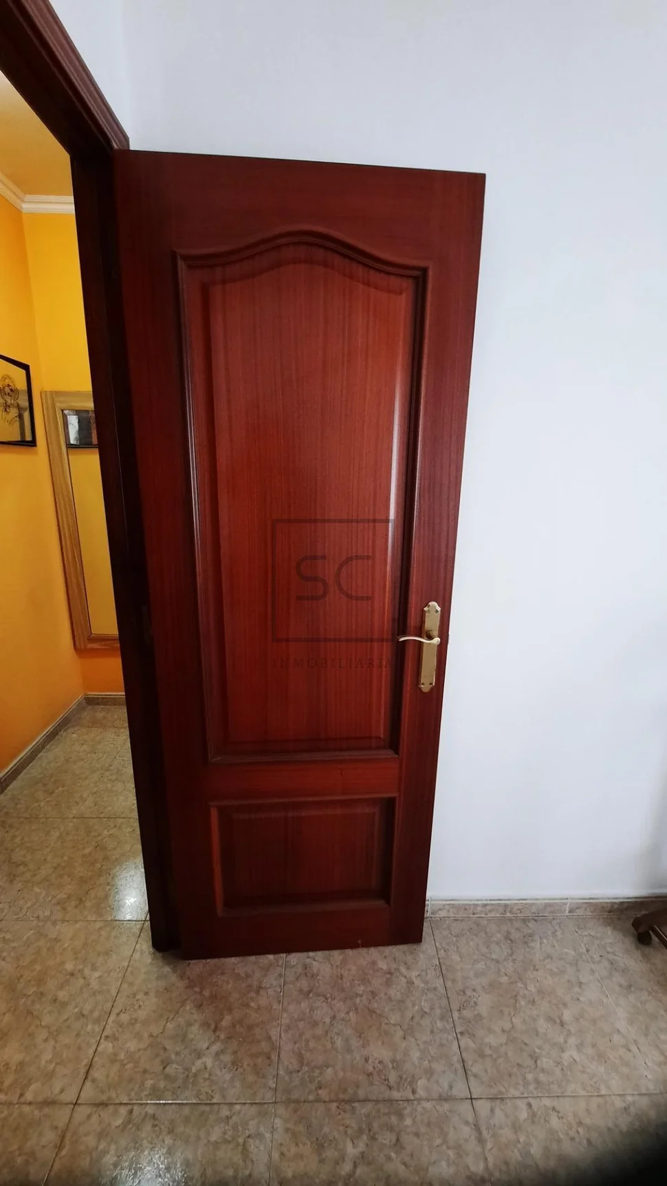 Piso con ascensor y garaje (rotatorio) en caranza