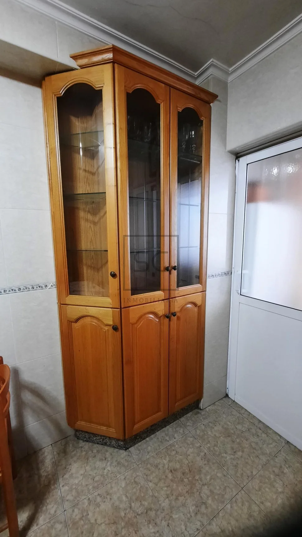 Piso con ascensor y garaje (rotatorio) en caranza