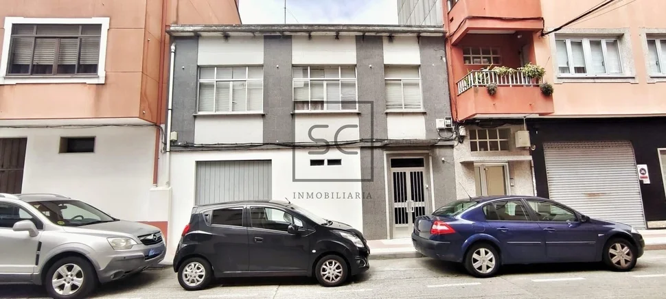 Adosado con parcela en alto do castiñeiro, narón