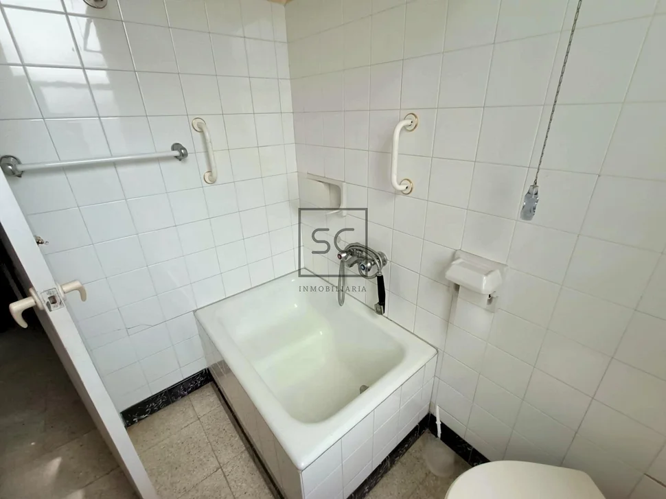 Adosado con parcela en alto do castiñeiro, narón