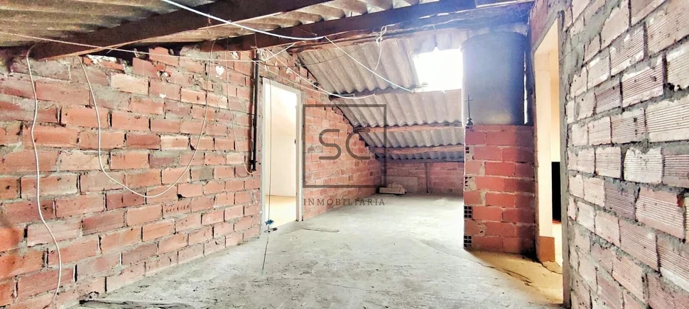 Adosado con parcela en alto do castiñeiro, narón