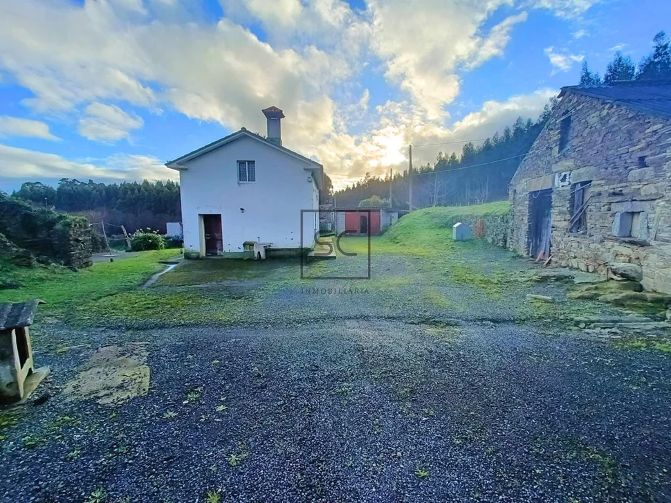Casa para reforma parcial en vilaboa, valdoviño