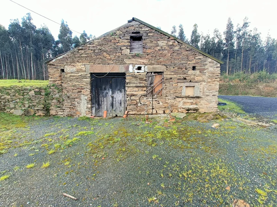 Casa para reforma parcial en vilaboa, valdoviño