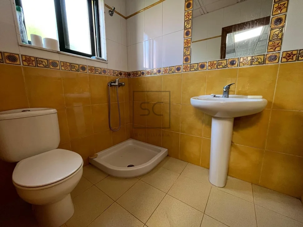 Chalet unifamiliar con piscina y finca en cobas – ferrol