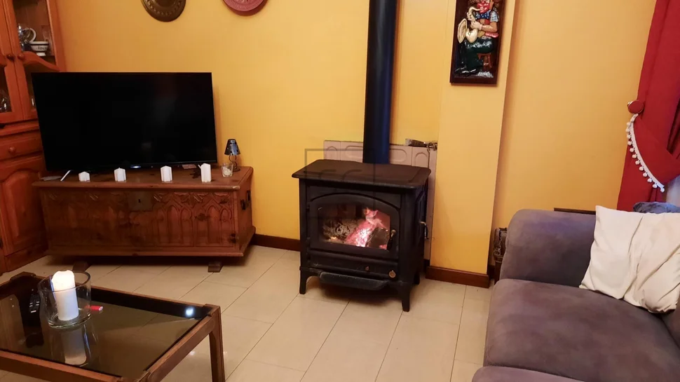 Chalet unifamiliar con piscina y finca en cobas – ferrol