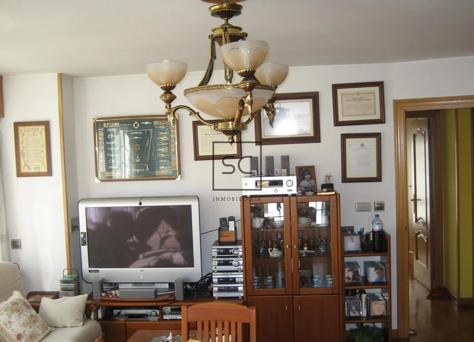 Piso con trastero y ascensor en pontedeume