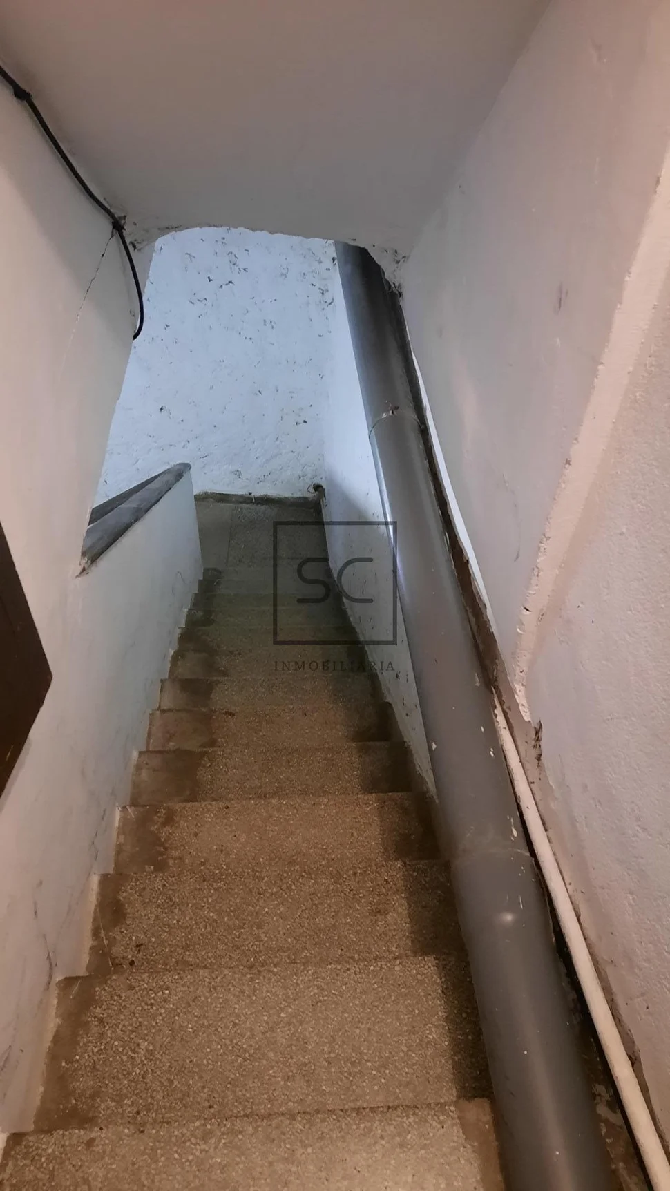 Local comercial con sotano y finca en a graña