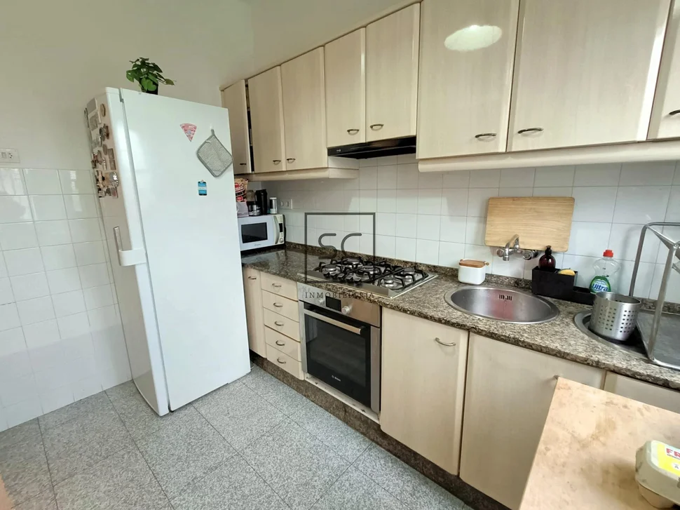 Adosado con tres plantas en catabois, ferrol