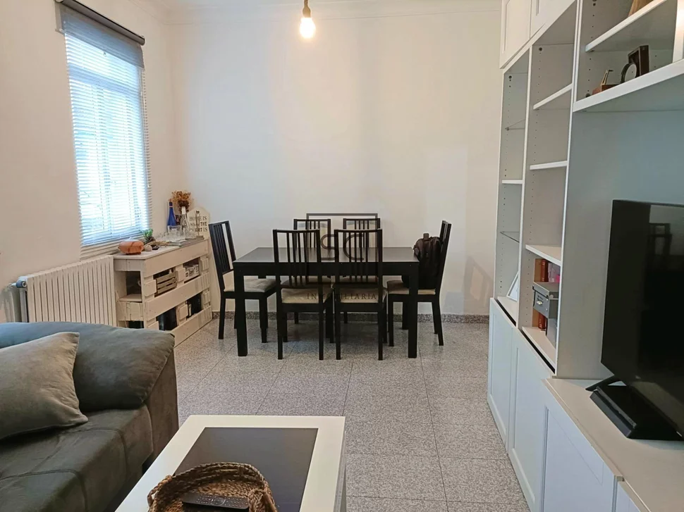 Adosado con tres plantas en catabois, ferrol