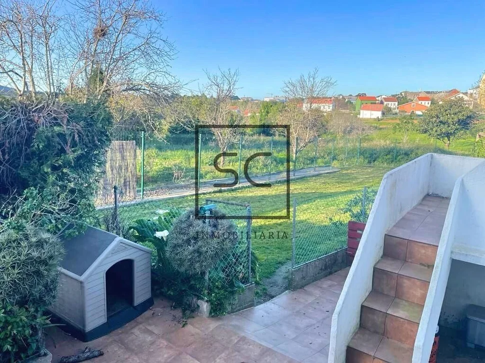 Adosado con tres plantas en catabois, ferrol