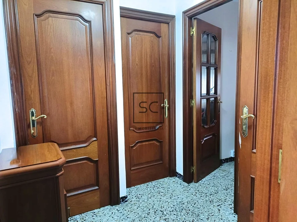 Adosado con tres plantas en catabois, ferrol