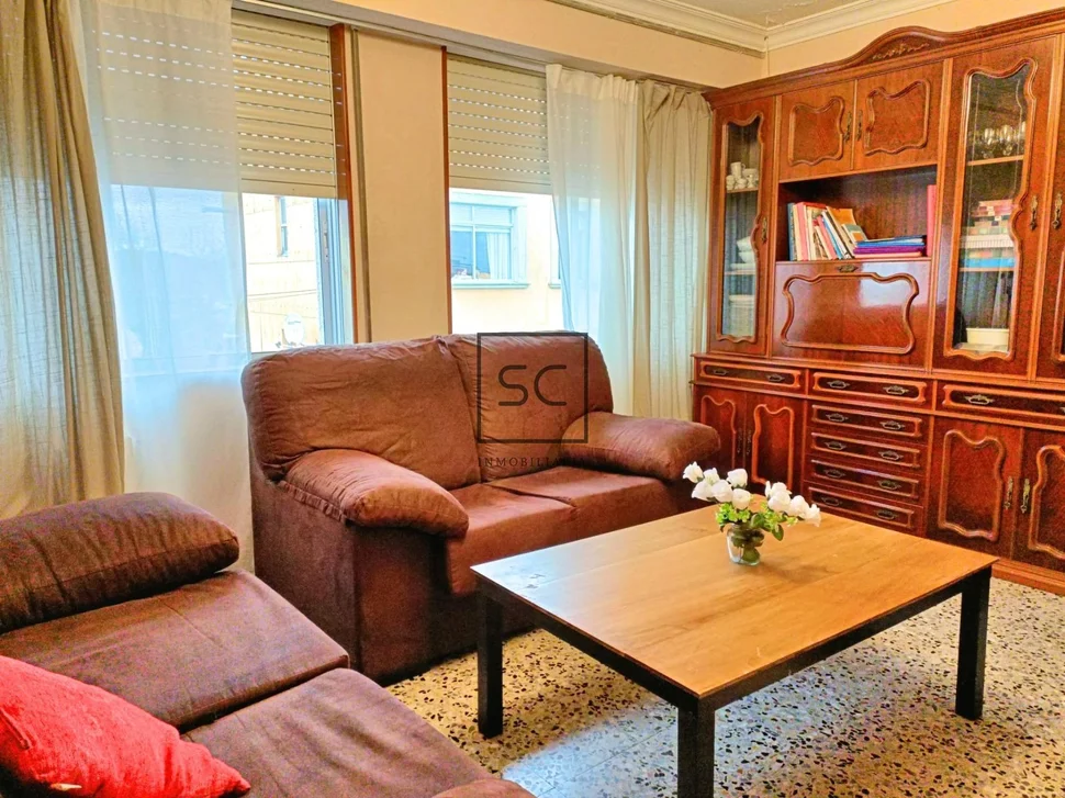 Adosado con tres plantas en catabois, ferrol