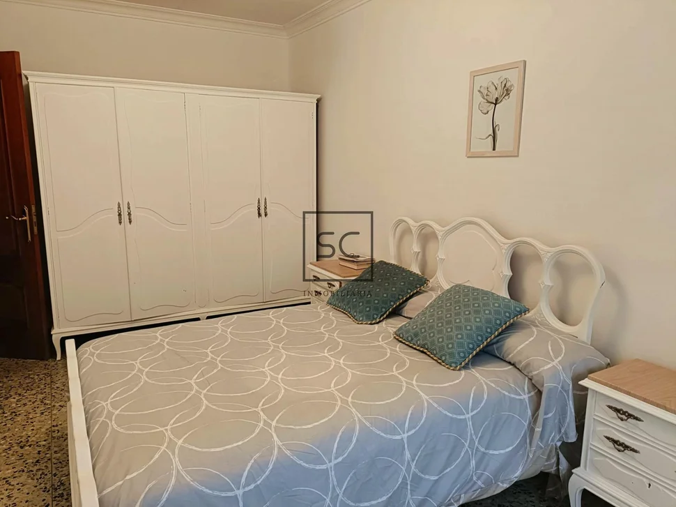 Adosado con tres plantas en catabois, ferrol