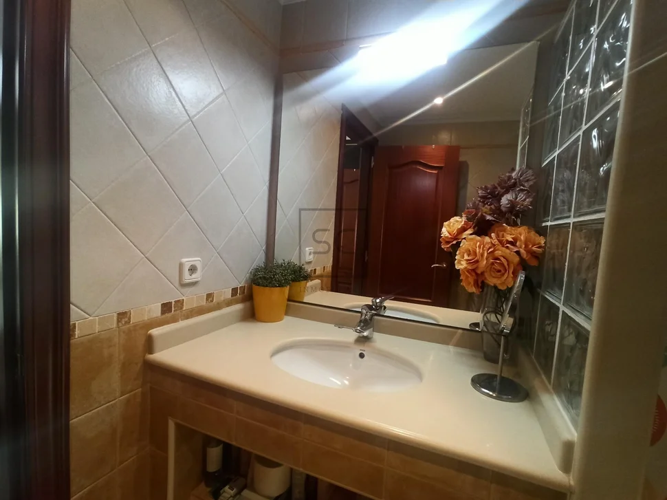 Apartamento seminuevo y amueblado en narón