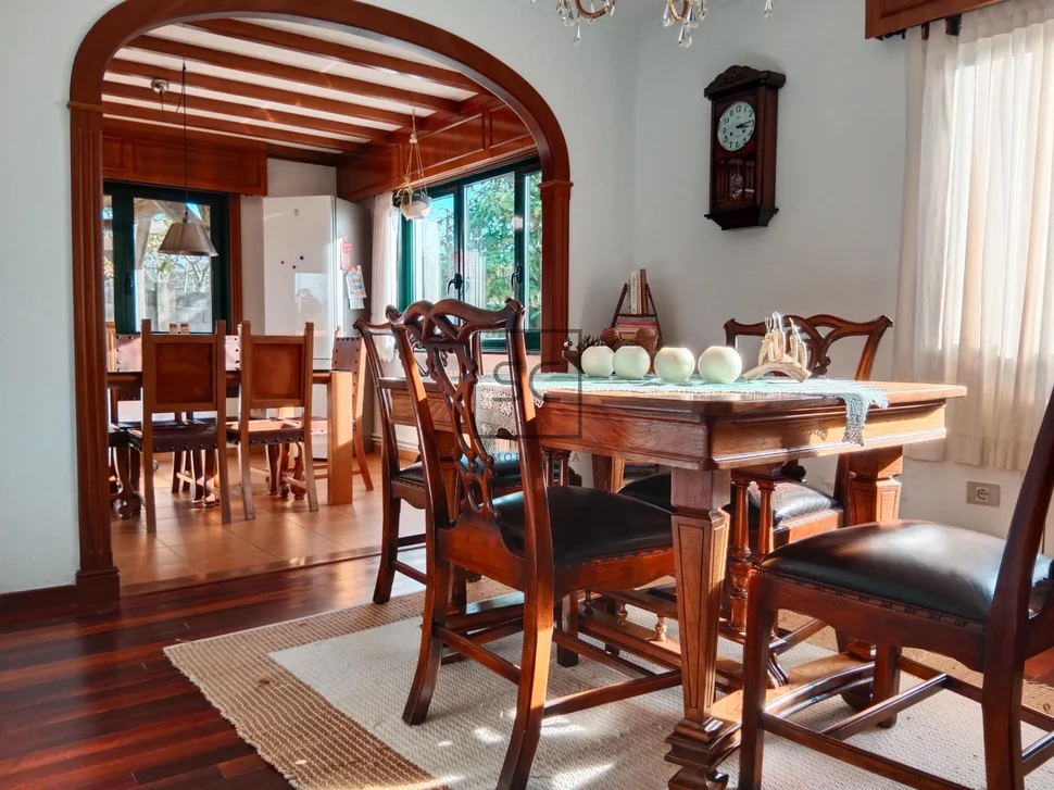 Chalet con finca y bodega en el raso-ares