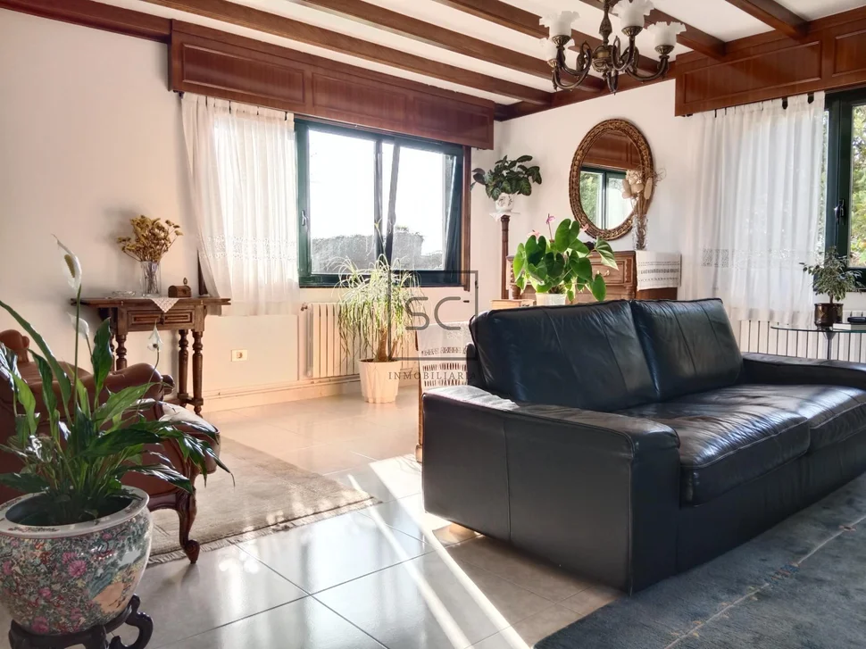 Chalet con finca y bodega en el raso-ares