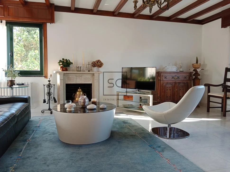 Chalet con finca y bodega en el raso-ares