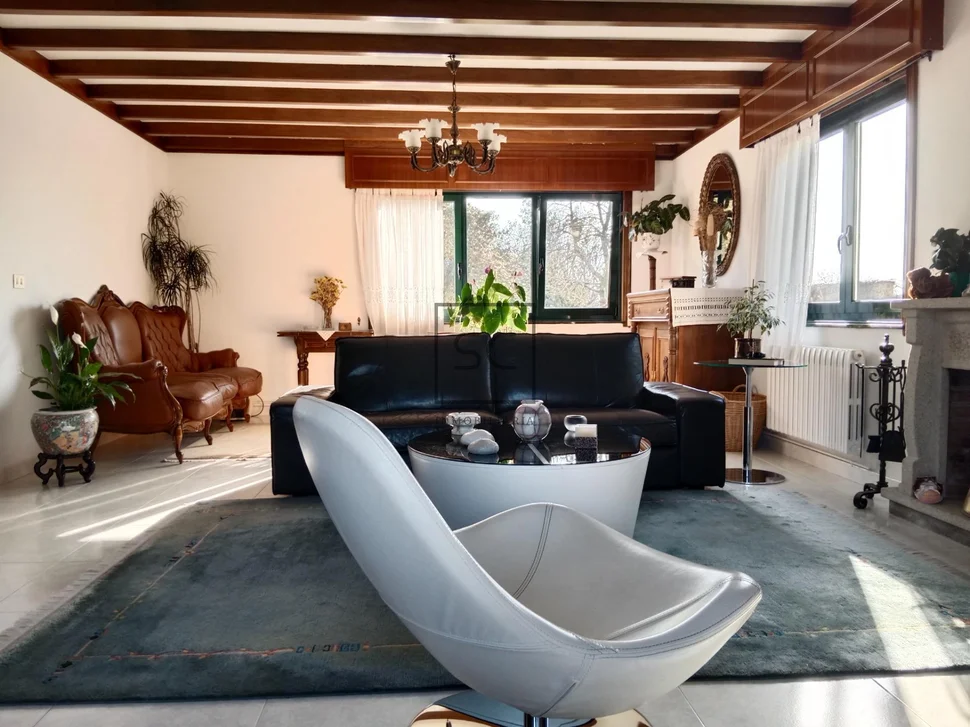 Chalet con finca y bodega en el raso-ares