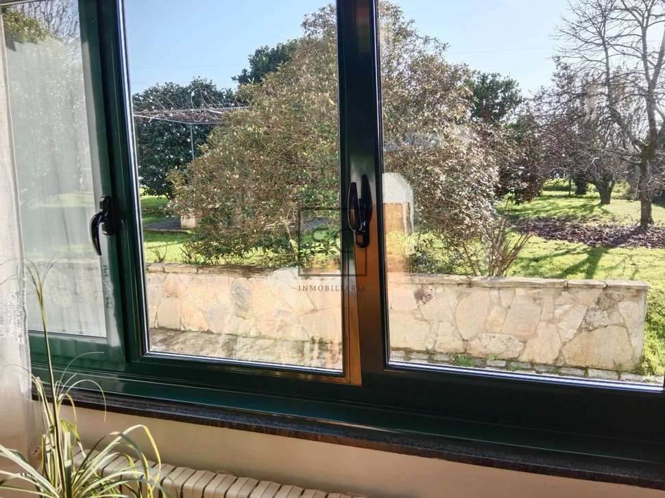 Chalet con finca y bodega en el raso-ares