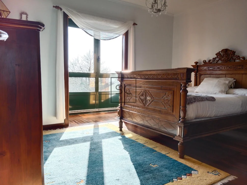 Chalet con finca y bodega en el raso-ares