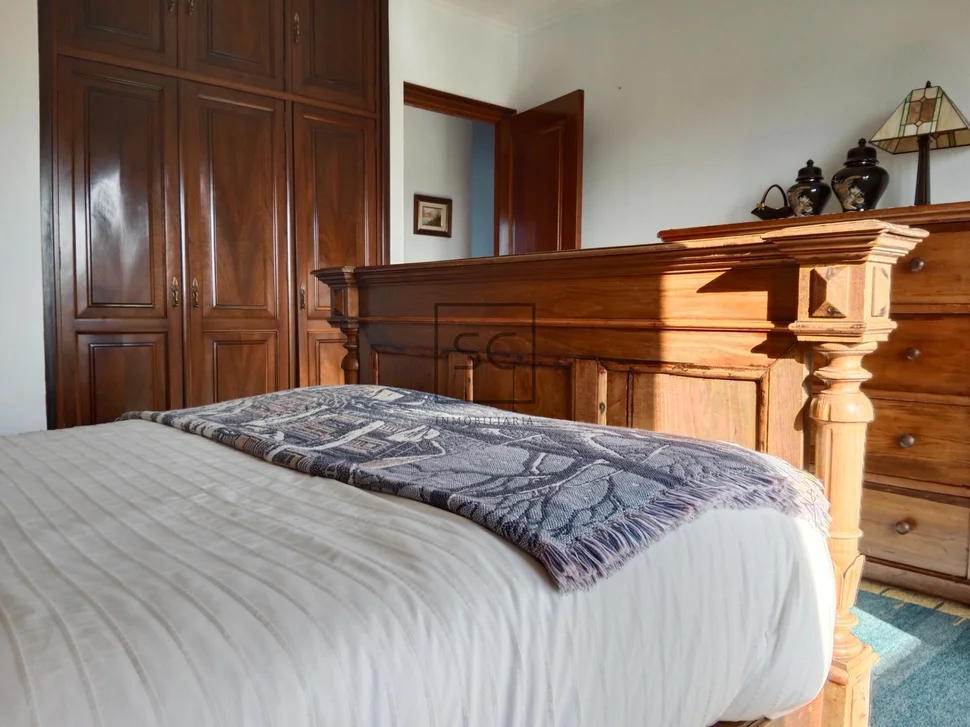 Chalet con finca y bodega en el raso-ares