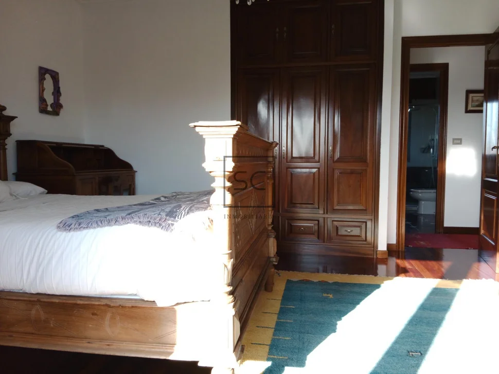 Chalet con finca y bodega en el raso-ares