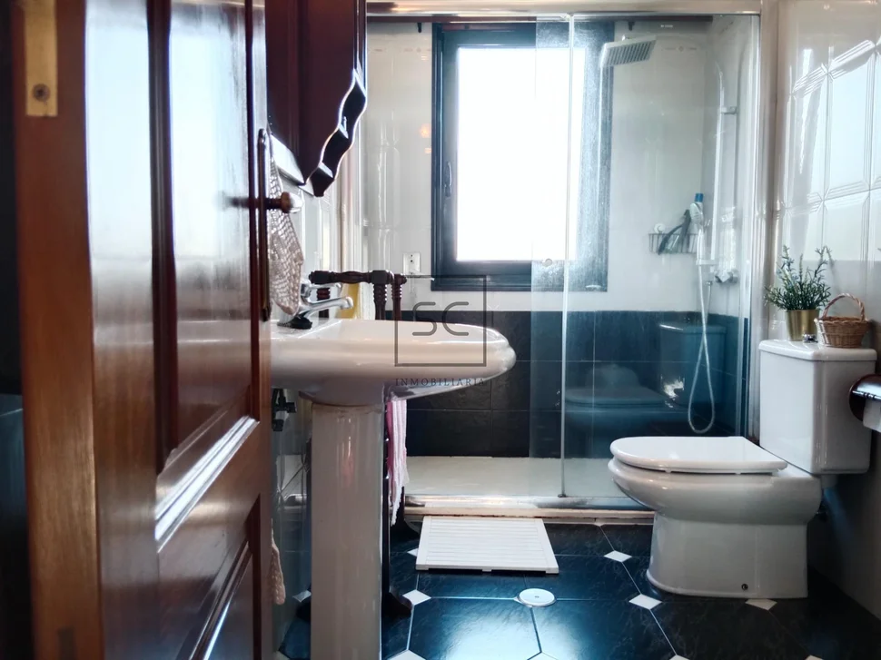 Chalet con finca y bodega en el raso-ares