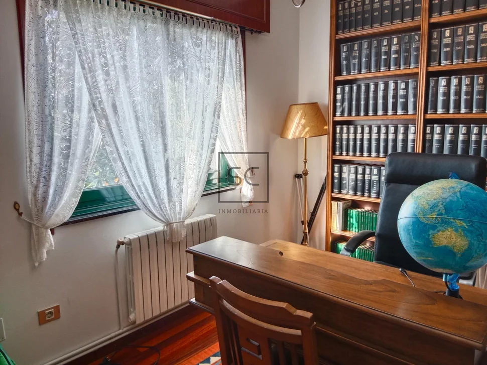 Chalet con finca y bodega en el raso-ares