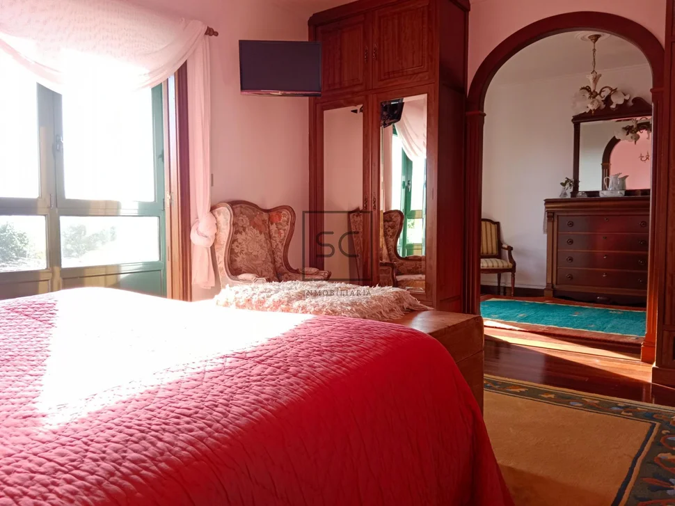 Chalet con finca y bodega en el raso-ares