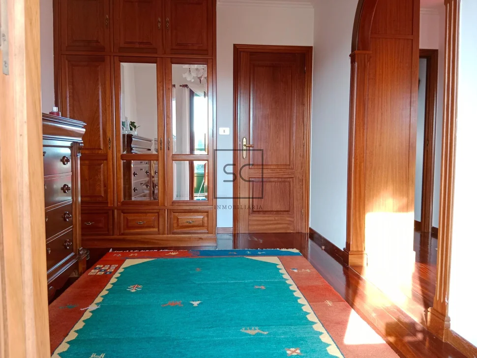 Chalet con finca y bodega en el raso-ares