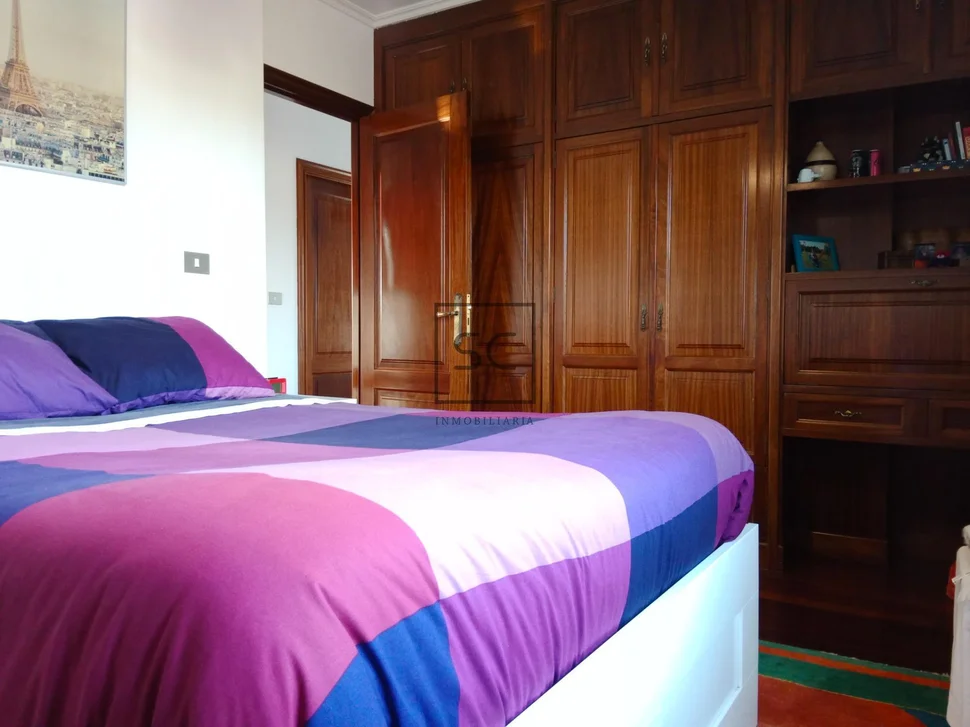 Chalet con finca y bodega en el raso-ares