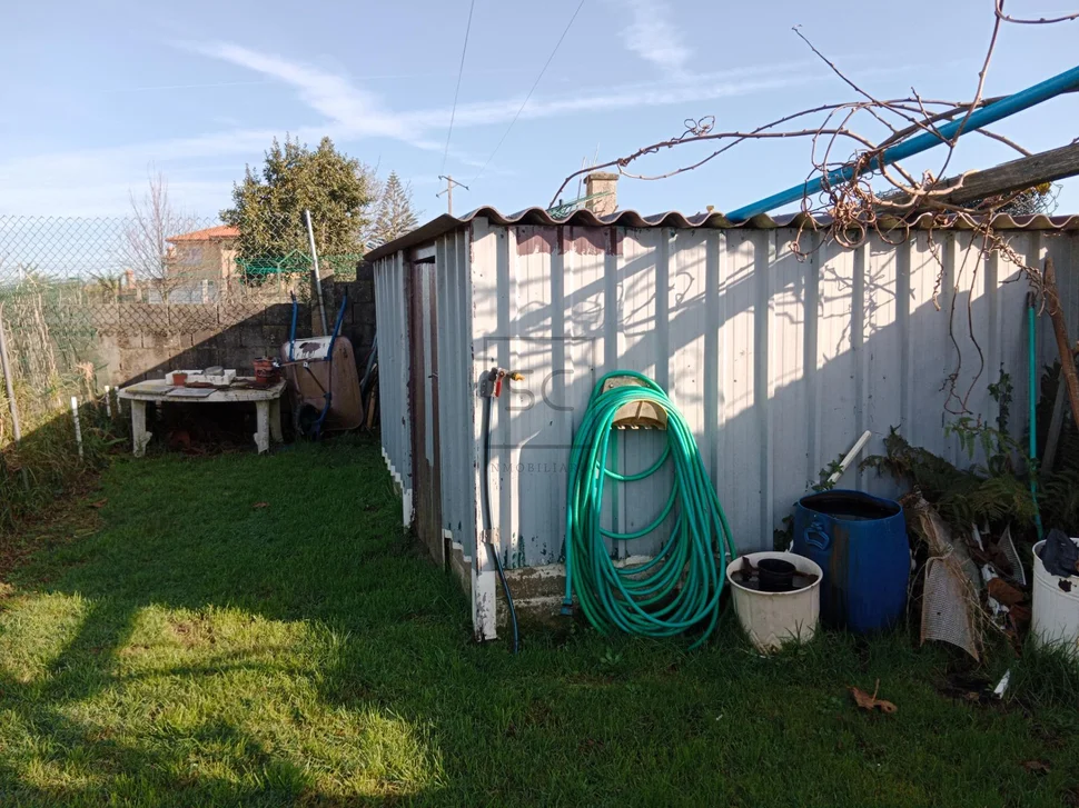 Chalet con finca y bodega en el raso-ares