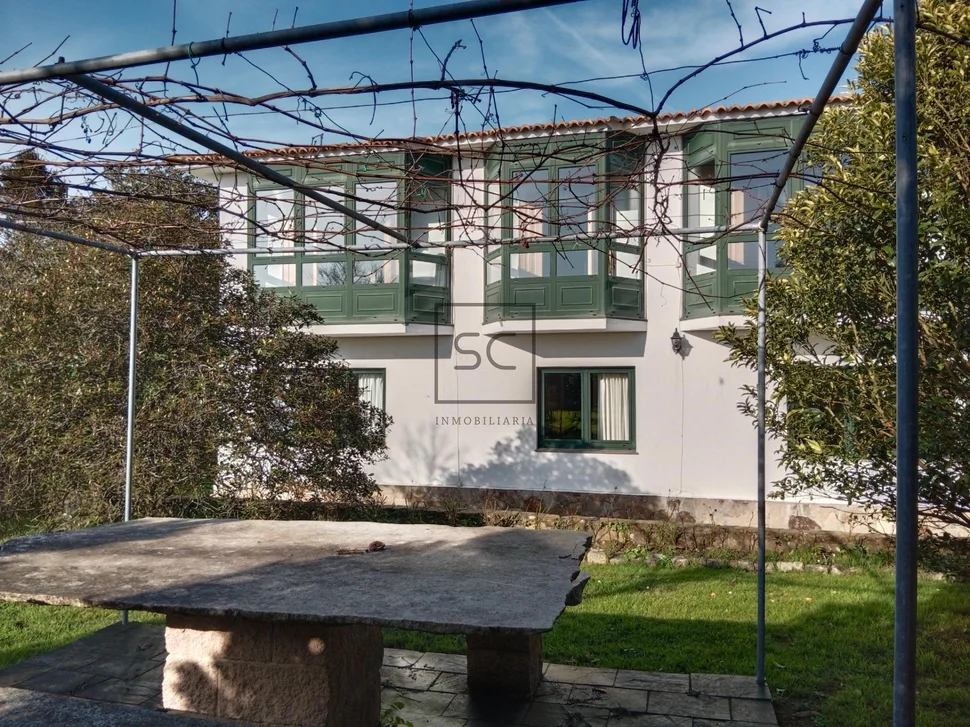 Chalet con finca y bodega en el raso-ares