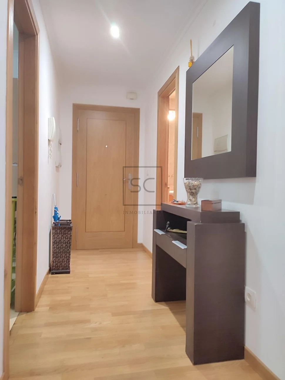 Piso luminoso en piñeiros narón