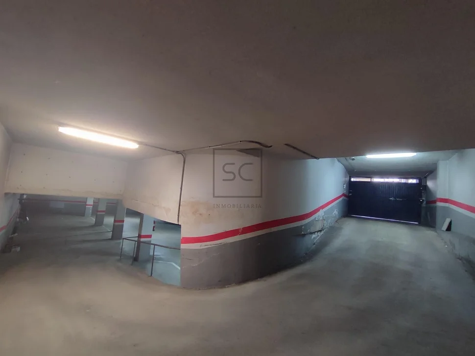 Piso luminoso en piñeiros narón