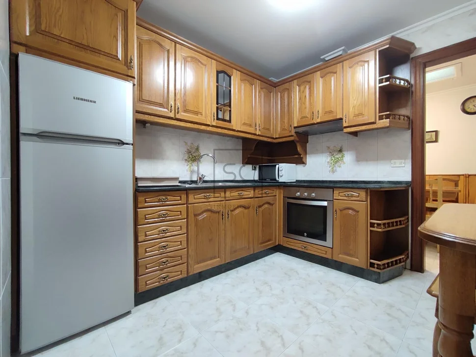 Amplio bajo vivienda en la zona de la gándara narón