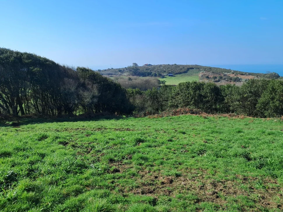 Terreno urbanizable con vistas al mar