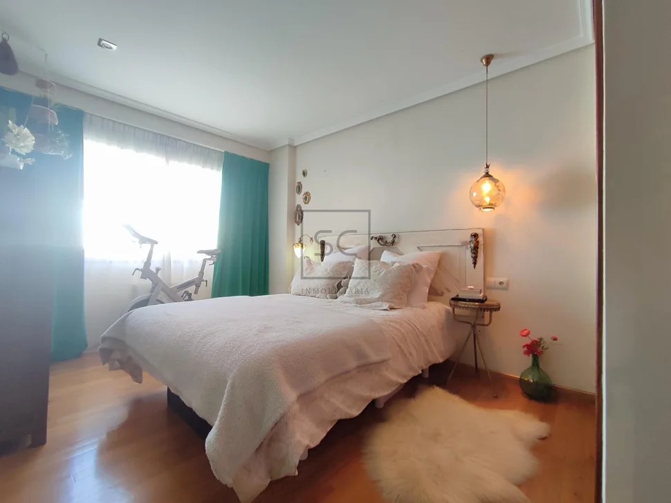 Espectacular dúplex ascendente con terraza en la gándara narón