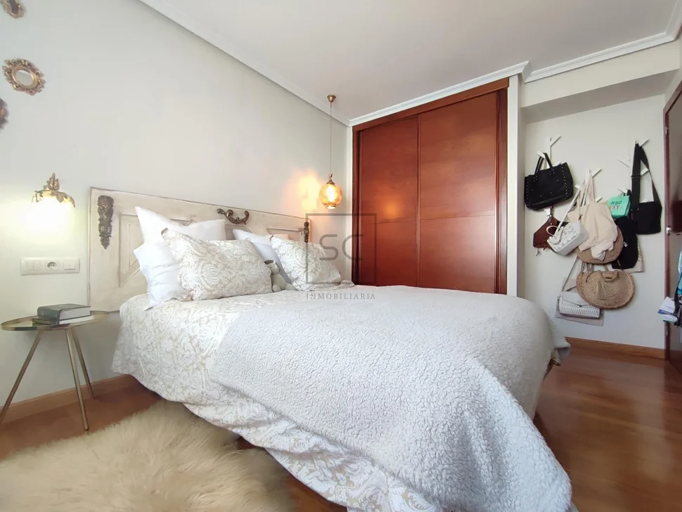 Espectacular dúplex ascendente con terraza en la gándara narón