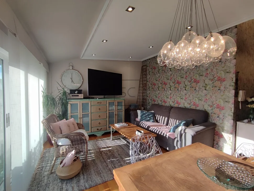 Espectacular dúplex ascendente con terraza en la gándara narón