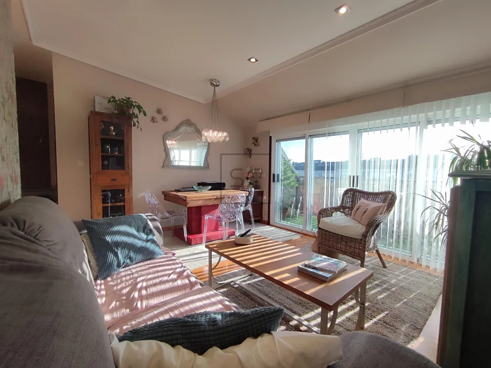 Espectacular dúplex ascendente con terraza en la gándara narón